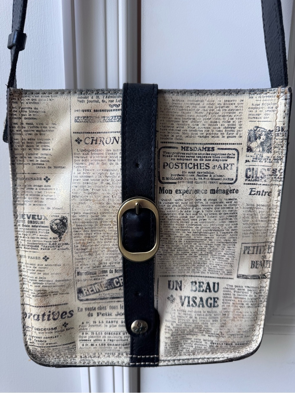 Patricia Nash Newspaper Print Crossbody - Picture 2 of 4